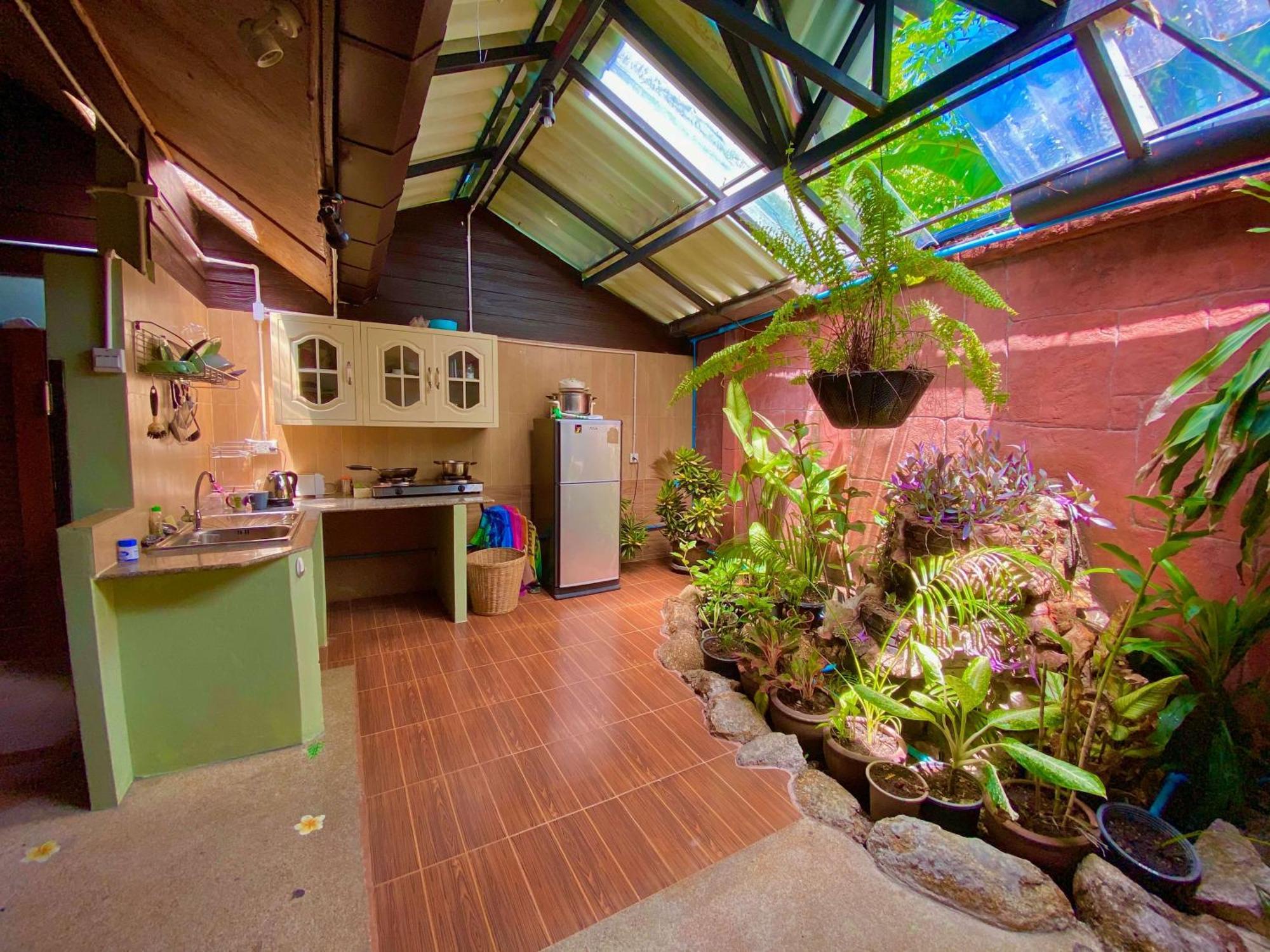Shanti Lodge Phuket Chalong Esterno foto